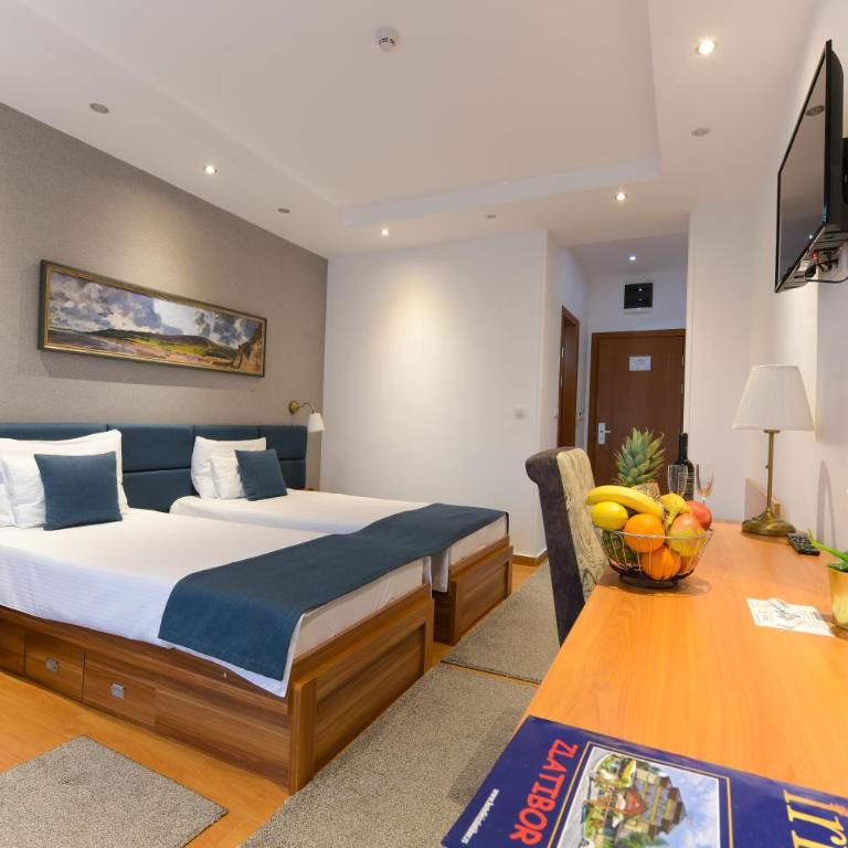 Iris Zlatibor - Double Room with Balcony (2 Adults + 1 Child) - 4