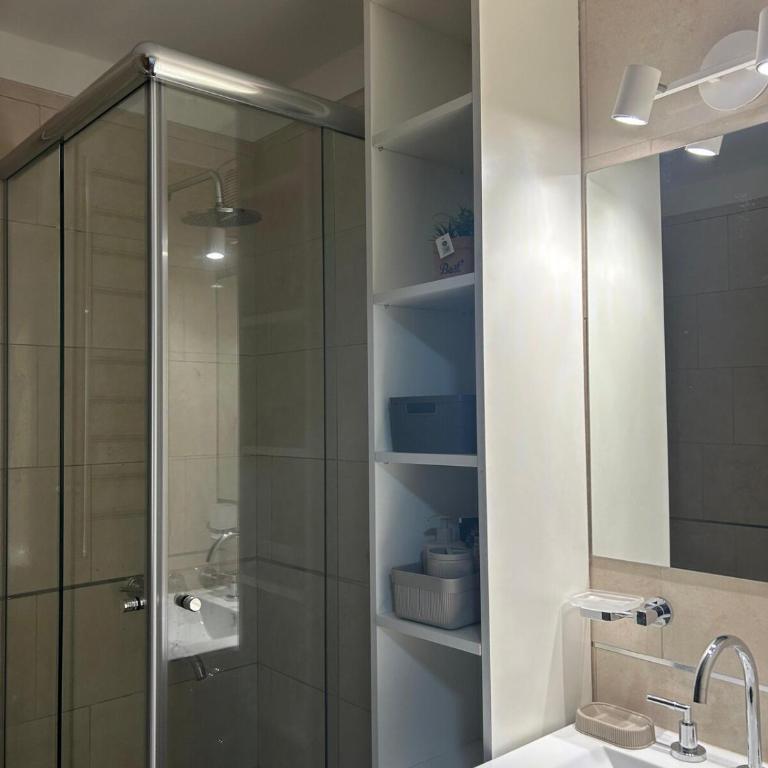 Departamento Moderno de 2 ambientes con cochera para 2-4 pax en frente de Playa Alicante - One-Bedroom Apartment - 2