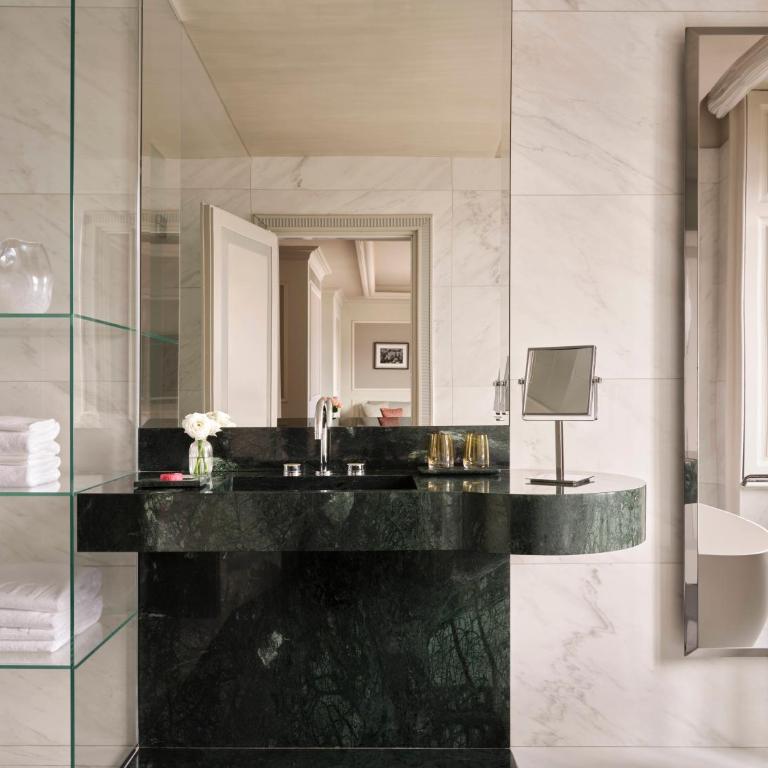 Palazzo Venezia - Suite con Vista Lago - 7