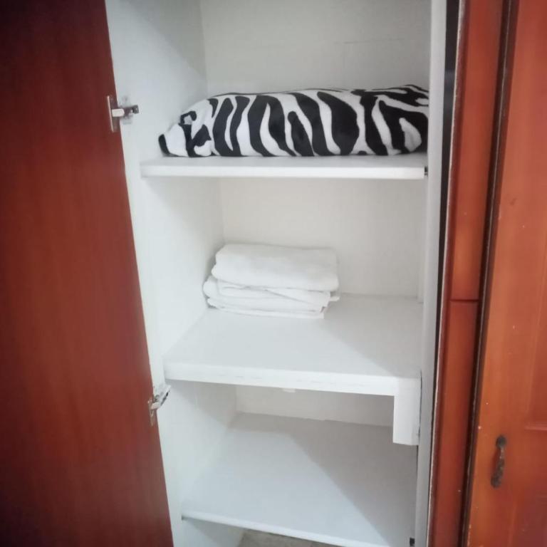 Habitación central con cama doble #1 - Standard Double Room with Shared Bathroom - 5