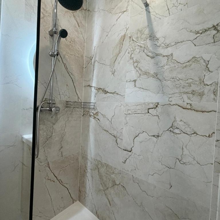 La chambre d'Hotel de l'Equerre - One-Bedroom Apartment - 8