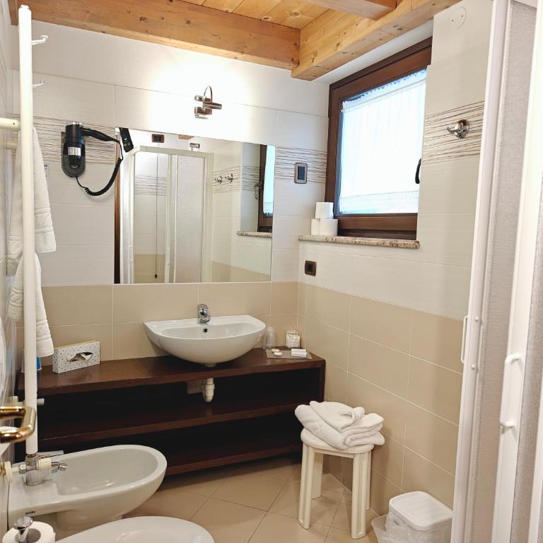 Hotel L' Aiglon - Camera Matrimoniale/Doppia con Letti Singoli - 5