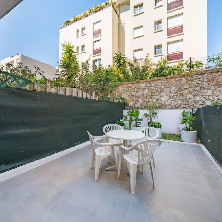 Charming bright studio with spacious outdoor area - Estudio - 15