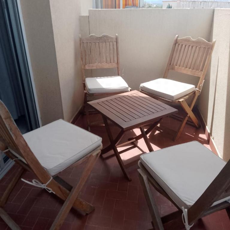 Fréjus, 10min à pieds des plages, appartement T3, 5 pers, entièrement climatisé avec parking privé - Two-Bedroom Apartment with Balcony - 18