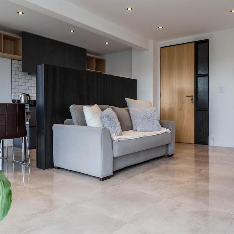 Lujoso Todo Incluido con Cochera Privada a Metros Del Mar - Apartamento de 1 dormitorio - 32