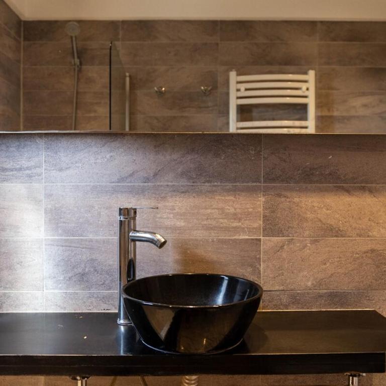 Lujoso Todo Incluido con Cochera Privada a Metros Del Mar - Apartamento de 1 dormitorio - 5