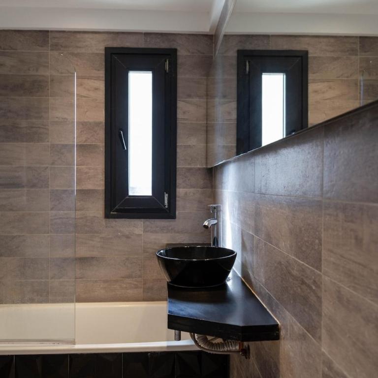 Lujoso Todo Incluido con Cochera Privada a Metros Del Mar - Apartamento de 1 dormitorio - 4