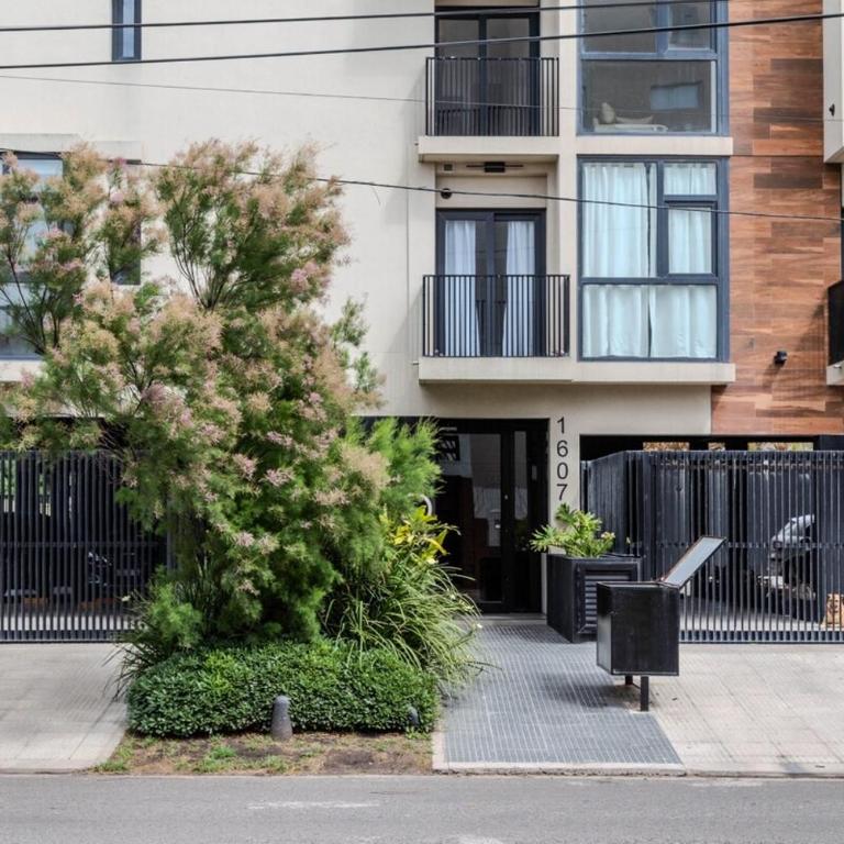Lujoso Todo Incluido con Cochera Privada a Metros Del Mar - Apartamento de 1 dormitorio - 2