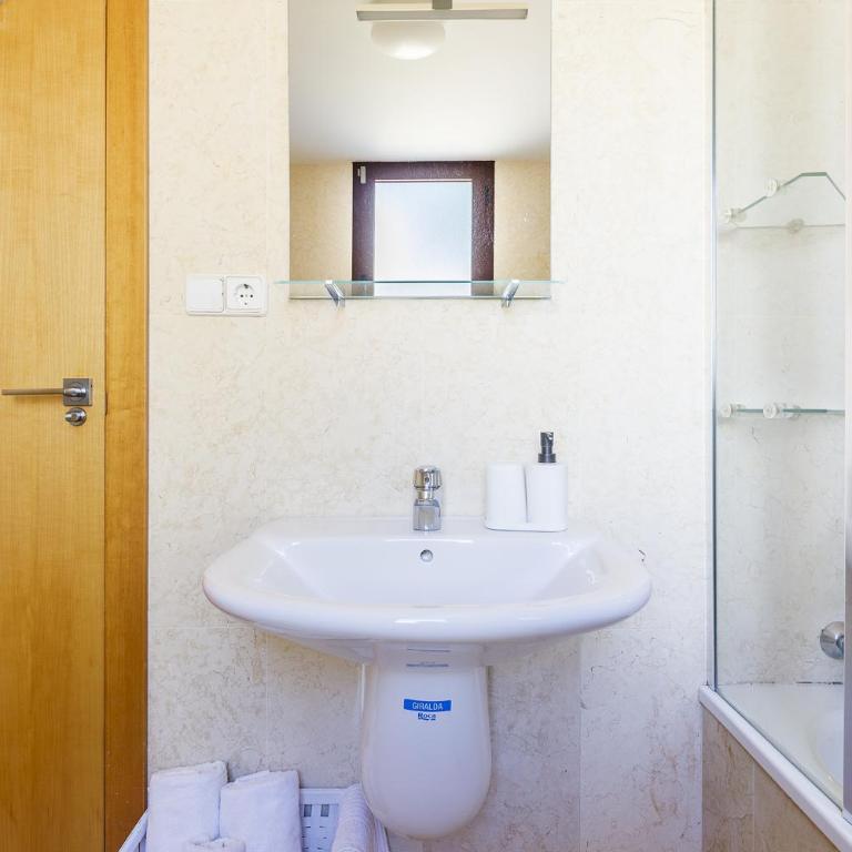 Panoramic Penthouse - Two-Bedroom Apartment - 27