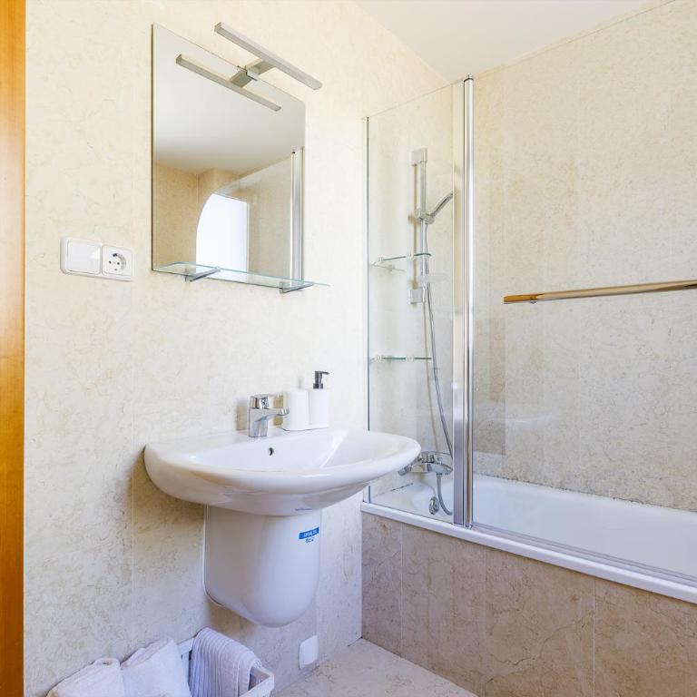 Panoramic Penthouse - Two-Bedroom Apartment - 25