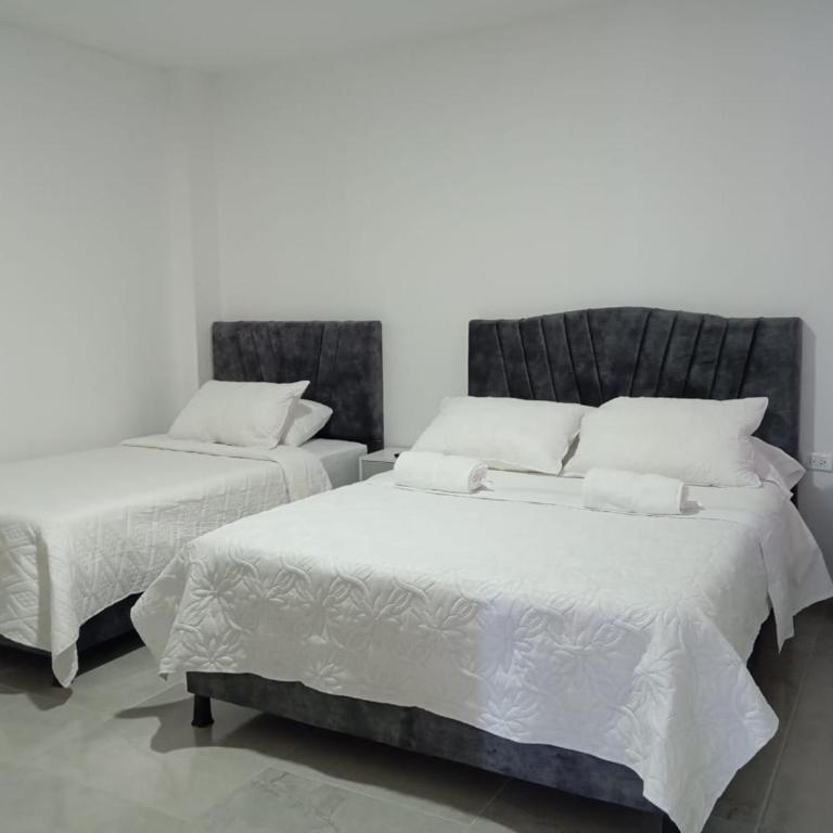 ApartaHotel HyL Simijaca - Apartamento de 3 dormitorios - 1