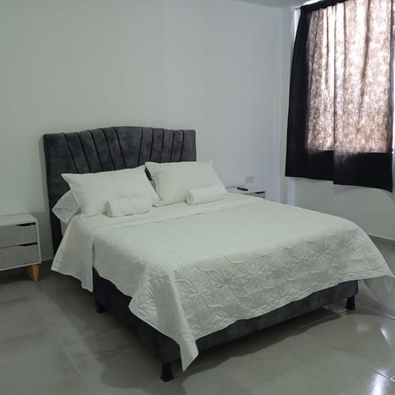 ApartaHotel HyL Simijaca - Apartamento de 3 dormitorios - 3
