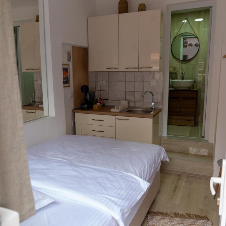 Urban Nest Apartments - One-Bedroom Apartment - 10