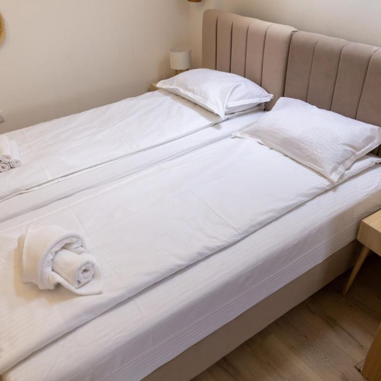 Urban Nest Apartments - One-Bedroom Apartment - 33