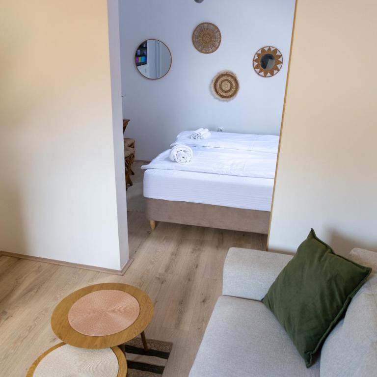 Urban Nest Apartments - One-Bedroom Apartment - 75