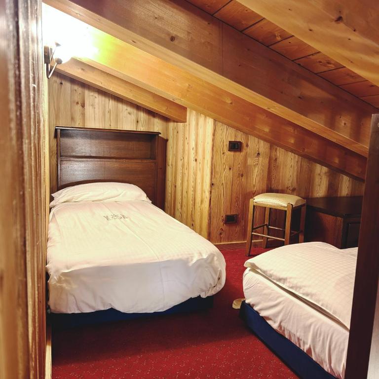 Hotel L' Aiglon - Camera Tripla Superior - 8