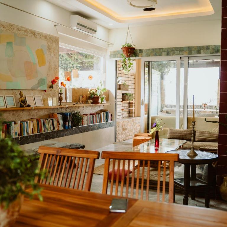 Mahakala Center - Superior Double or Twin Room with Sea View - 11