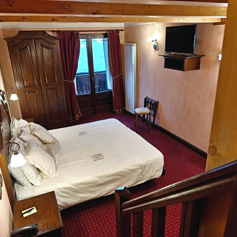 Hotel L' Aiglon - Camera Familiare con Balcone - 4