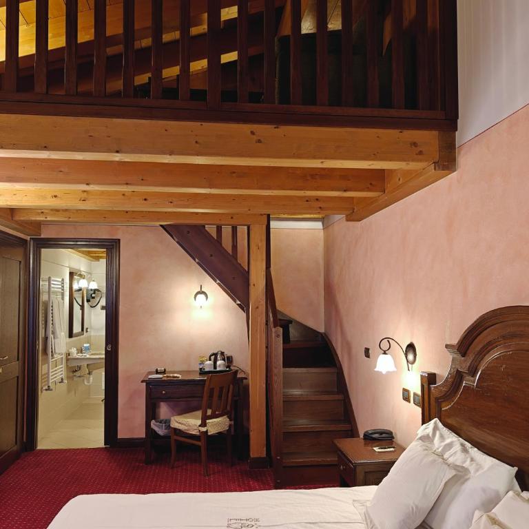 Hotel L' Aiglon - Camera Familiare con Balcone - 7