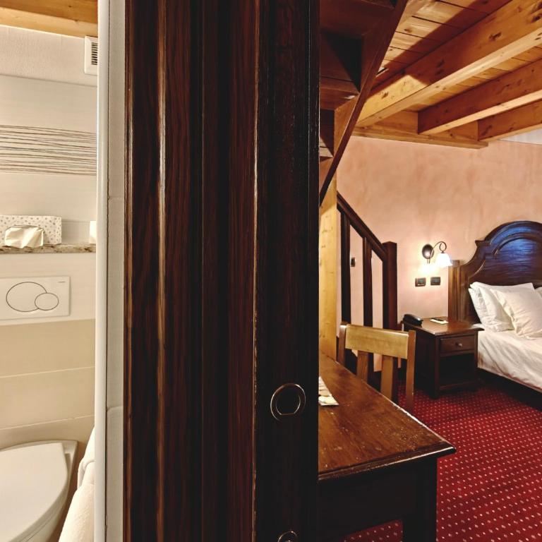 Hotel L' Aiglon - Camera Familiare con Balcone - 10
