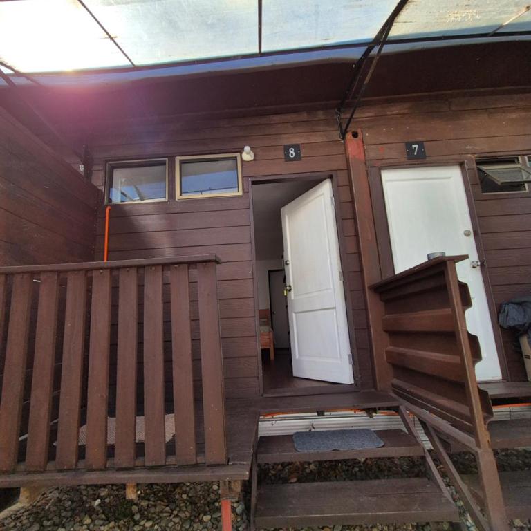 Ironhause - One-Bedroom Apartment - 4