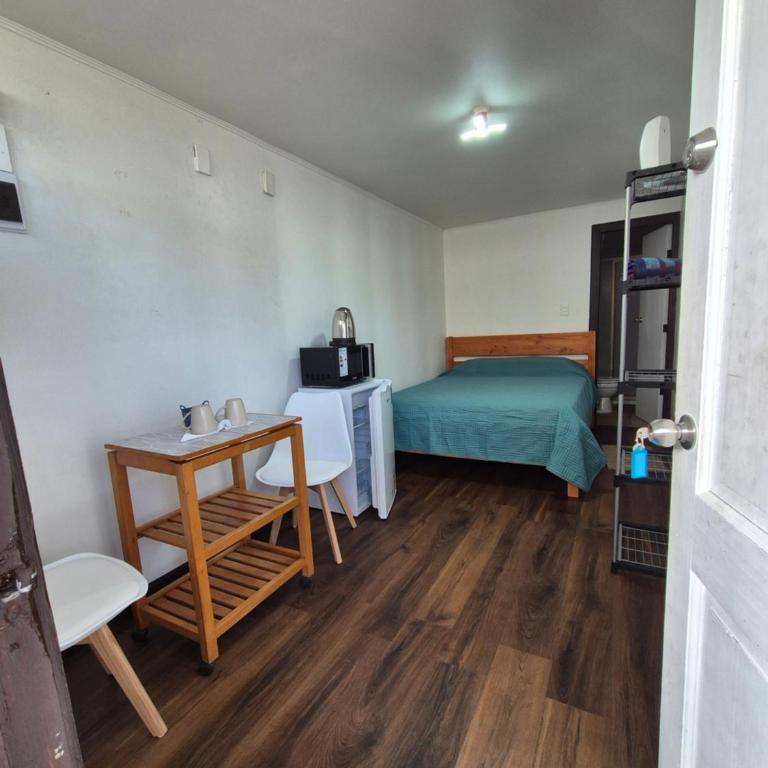 Ironhause - One-Bedroom Apartment - 2