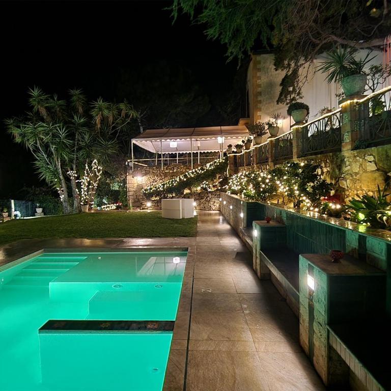 Villa Tommaso Maruggi, Sicilia, con Jacuzzi e piscina privata - Four-Bedroom Villa with Garden View - 10