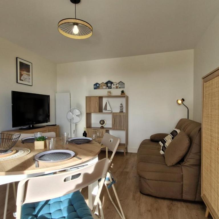Royan - APPARTEMENT entièrement RÉNOVÉ TOUT CONFORT – Idéal Vacances ! - One-Bedroom Apartment with Balcony - 3