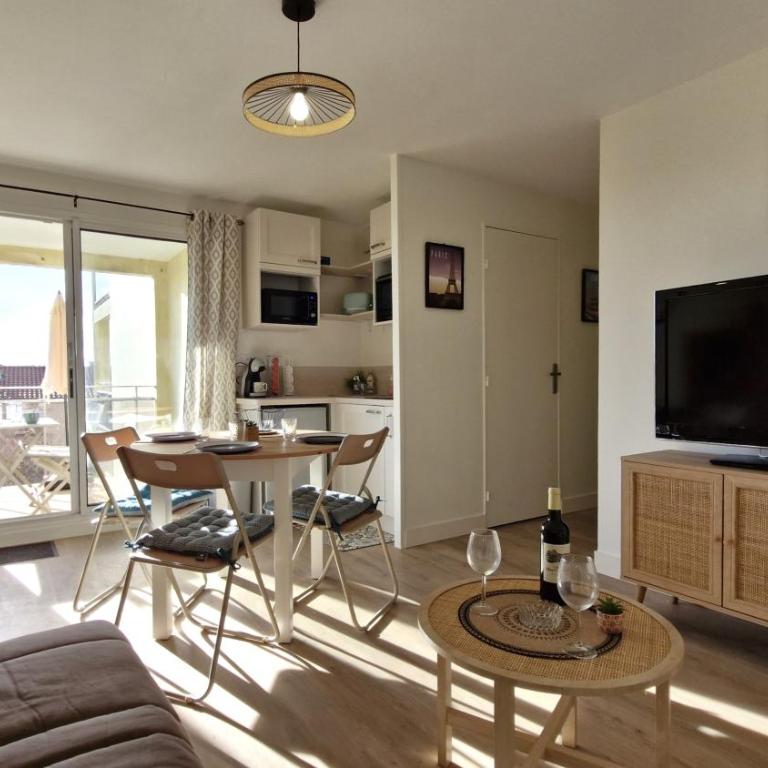 Royan - APPARTEMENT entièrement RÉNOVÉ TOUT CONFORT – Idéal Vacances ! - One-Bedroom Apartment with Balcony - 7