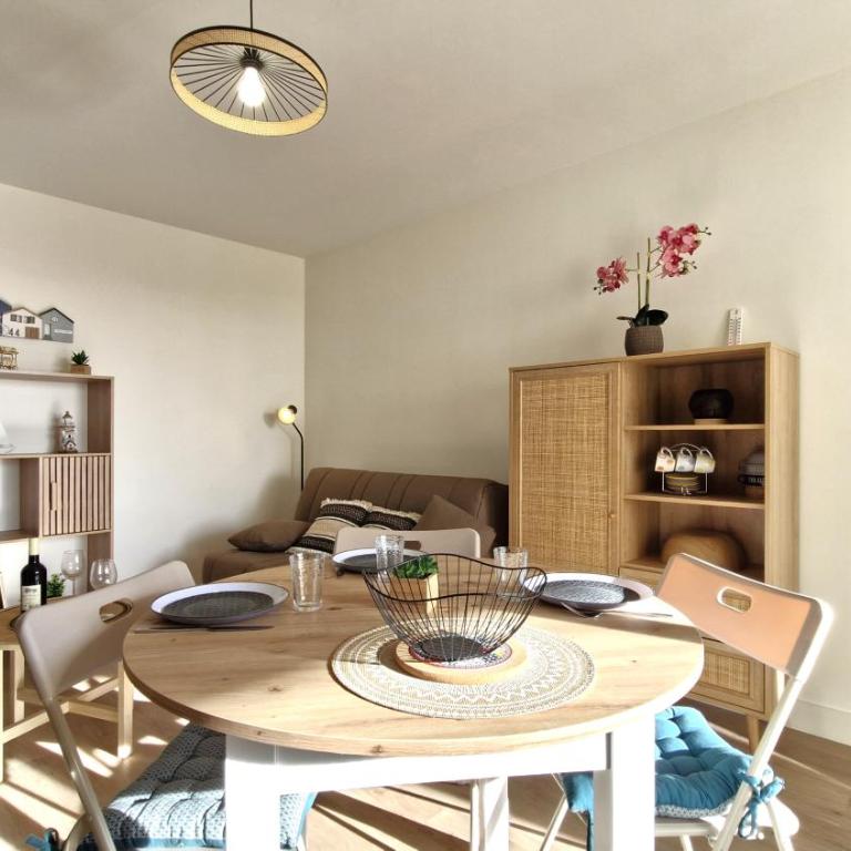 Royan - APPARTEMENT entièrement RÉNOVÉ TOUT CONFORT – Idéal Vacances ! - One-Bedroom Apartment with Balcony - 4