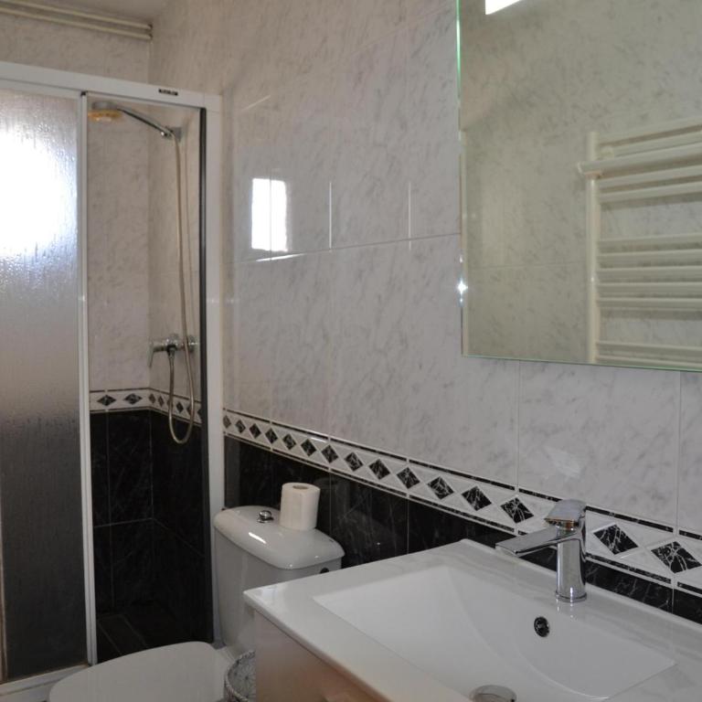 Apartamento con piscina privada en L'Estartit - ES-323-23 - Apartment - 25