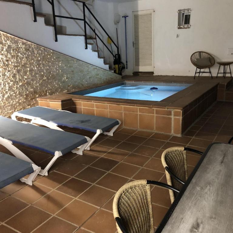 Apartamento con piscina privada en L'Estartit - ES-323-23 - Apartment - 28