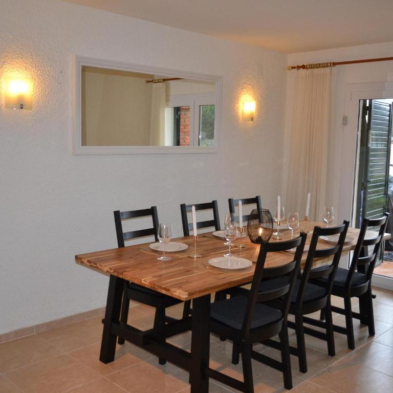 Casa bien cuidada con piscina comunitaria, terrazas y cerca de la playa en L'Estartit - ES-323-42 - Vacation Home - 10