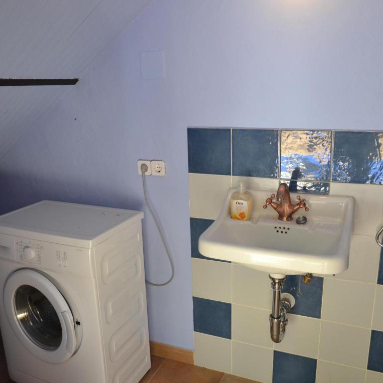 Apartamento Tranquilo en Masía cerca de la Playa en L'Estartit - ES-323-53 - Apartment - 24
