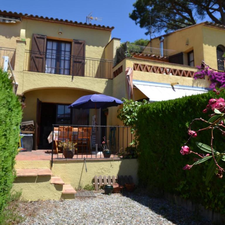 Casa se Aceptan Mascotas Cercana a un Bosque - ES-323-56 - Vacation Home - 1