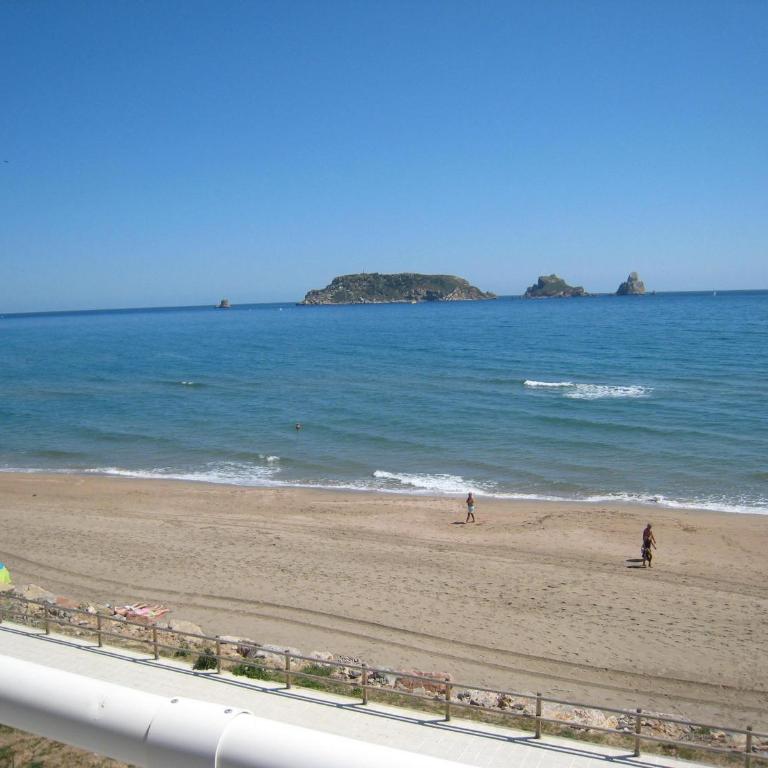 Apartamento junto al mar en L'Estartit con piscina - ES-323-83 - Apartment - 26