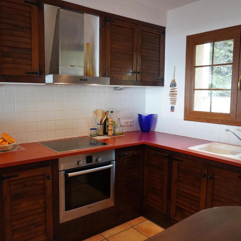 Encantadora Casa con Piscina y Vista al Mar en L'Estartit - ES-323-28 - Vacation Home - 7
