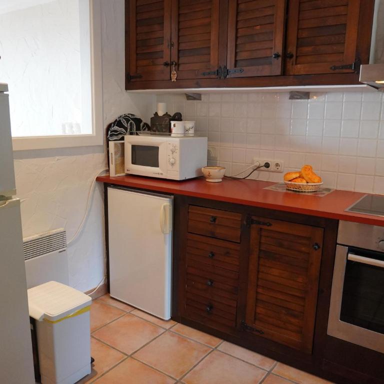 Encantadora Casa con Piscina y Vista al Mar en L'Estartit - ES-323-28 - Vacation Home - 8