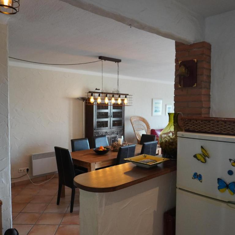 Encantadora Casa con Piscina y Vista al Mar en L'Estartit - ES-323-28 - Vacation Home - 10
