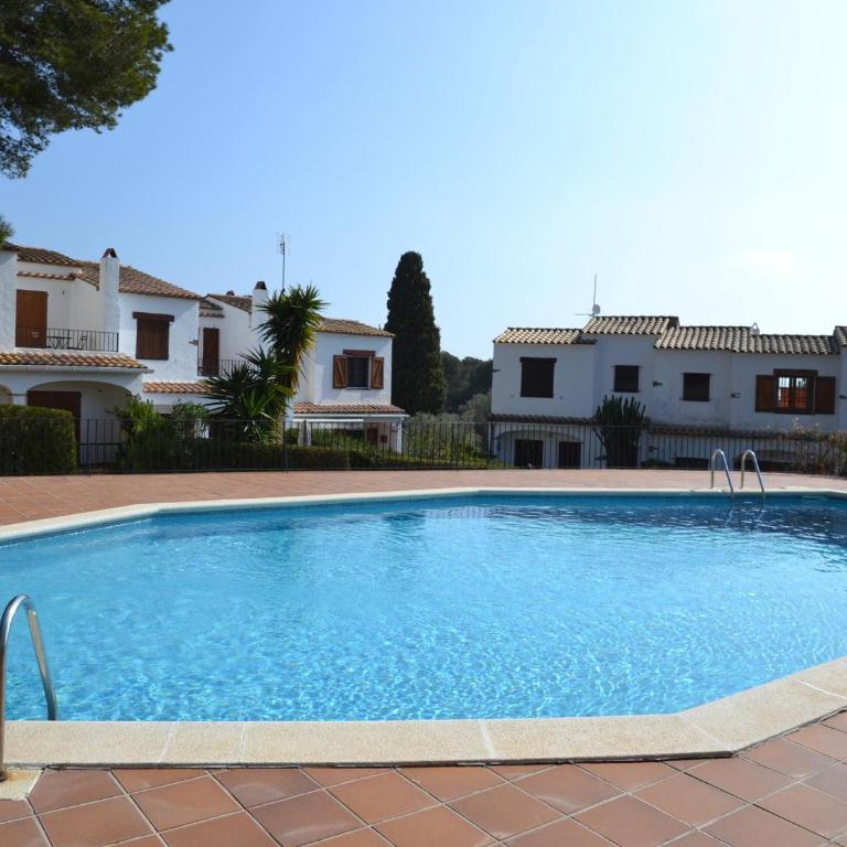 Casa con Jardín, Piscina, y Terrazas en Zona Tranquila Cerca de L'Estartit - ES-323-24 - Vacation Home - 1