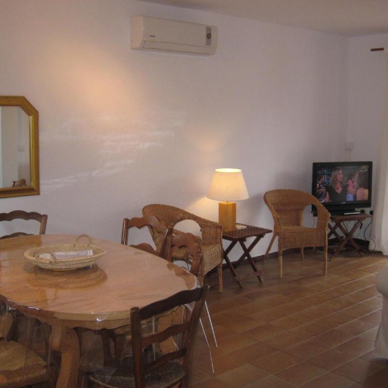 Casa con Jardín, Piscina, y Terrazas en Zona Tranquila Cerca de L'Estartit - ES-323-24 - Vacation Home - 9