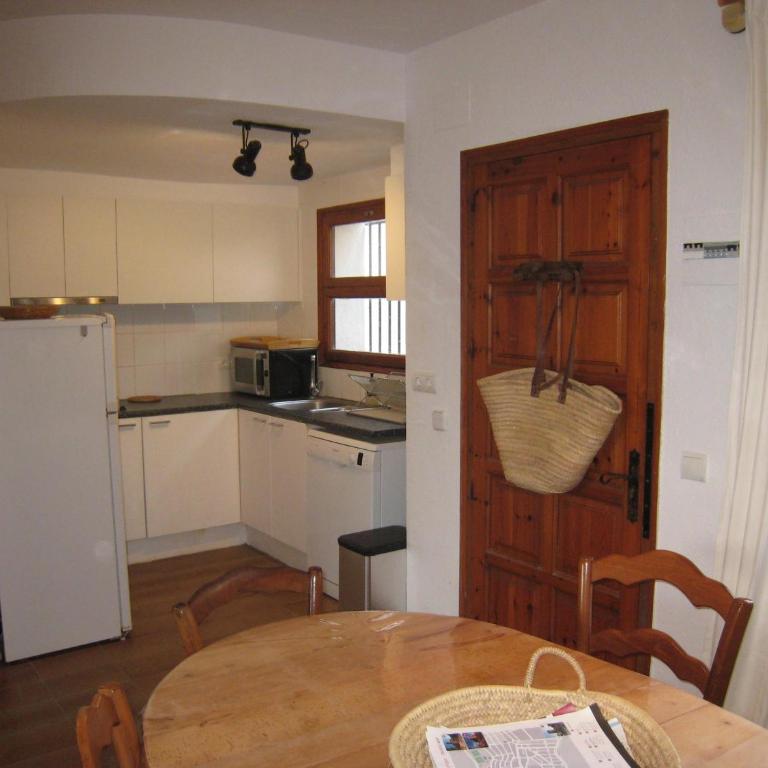 Casa con Jardín, Piscina, y Terrazas en Zona Tranquila Cerca de L'Estartit - ES-323-24 - Vacation Home - 12