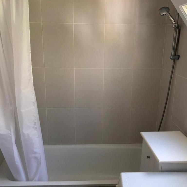 Casa con Jardín, Piscina, y Terrazas en Zona Tranquila Cerca de L'Estartit - ES-323-24 - Vacation Home - 21