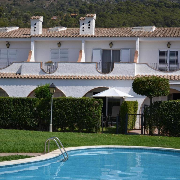 Casa con Piscina y Cerca de la Playa en L'Estartit - ES-323-65 - Vacation Home - 1