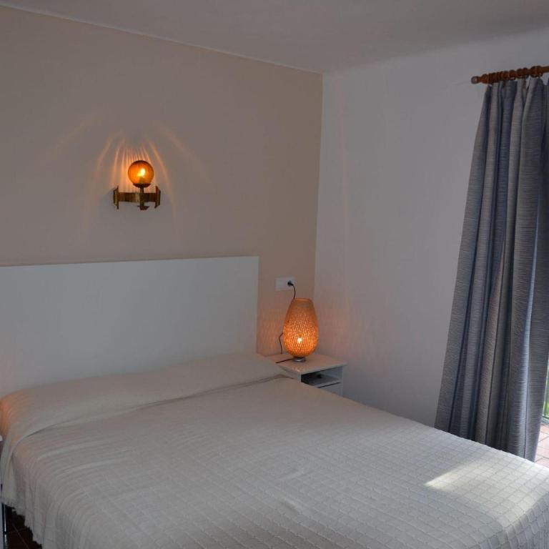 Casa acogedora con gran piscina comunitaria y cerca de la playa en L'Estartit - ES-323-72 - Vacation Home - 28
