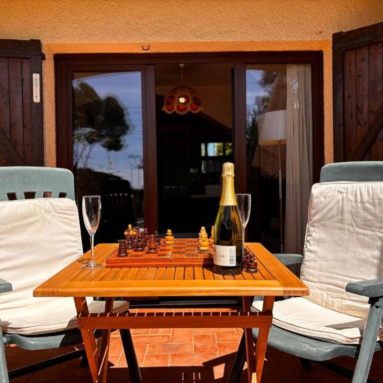 Casa acogedora con gran piscina comunitaria y cerca de la playa en L'Estartit - ES-323-72 - Vacation Home - 34