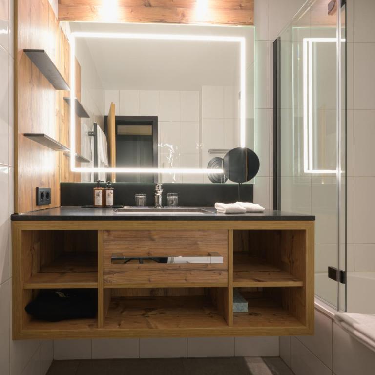 Alpenhotel Montafon & SPA - Deluxe Doppelzimmer mit Balkon - 1