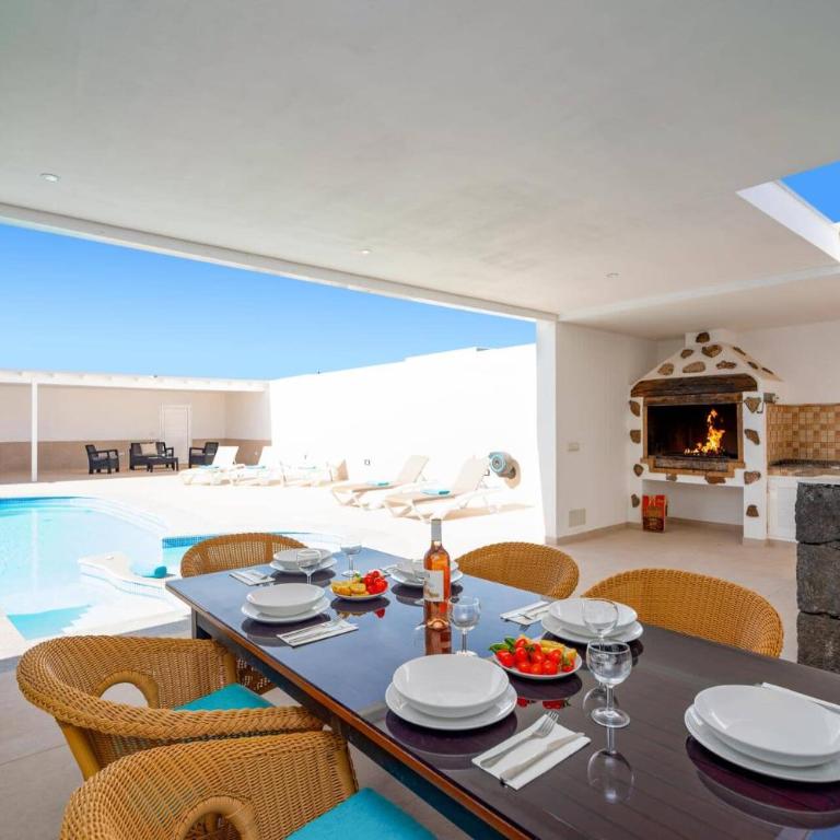 Villa Valeria by Villa Plus - Villa - 14
