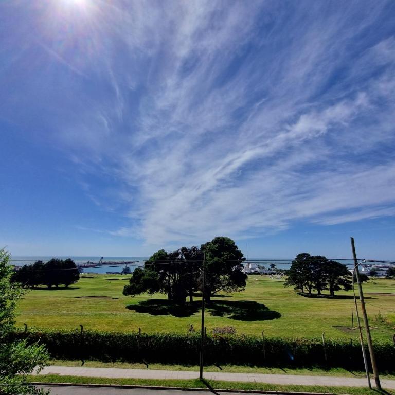 Vistas al Golf Dpto Alem Aloha Host - Four-Bedroom Apartment with Balcony - 3