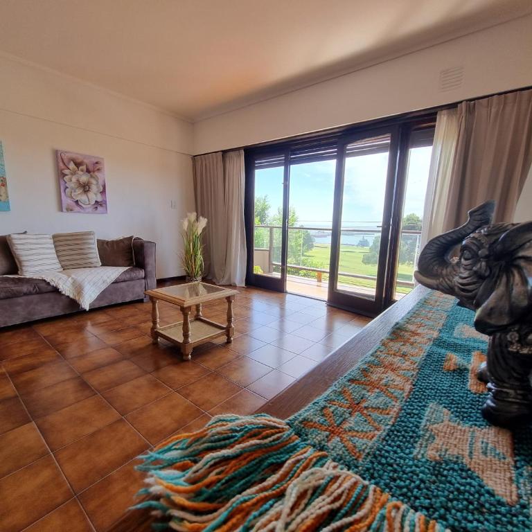 Vistas al Golf Dpto Alem Aloha Host - Four-Bedroom Apartment with Balcony - 5